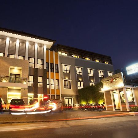 Jentra Dagen Hotel Malioboro Yogyakarta Esterno foto