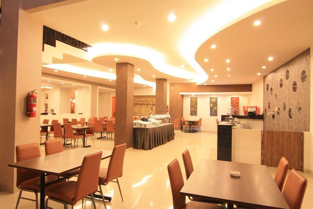 Jentra Dagen Hotel Malioboro Yogyakarta Esterno foto