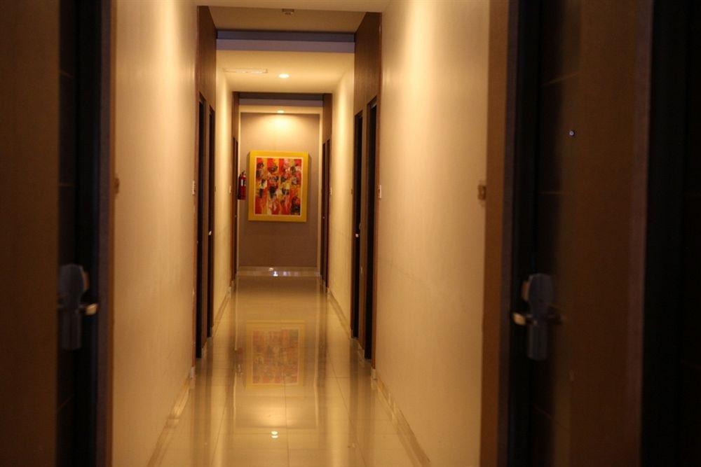 Jentra Dagen Hotel Malioboro Yogyakarta Esterno foto