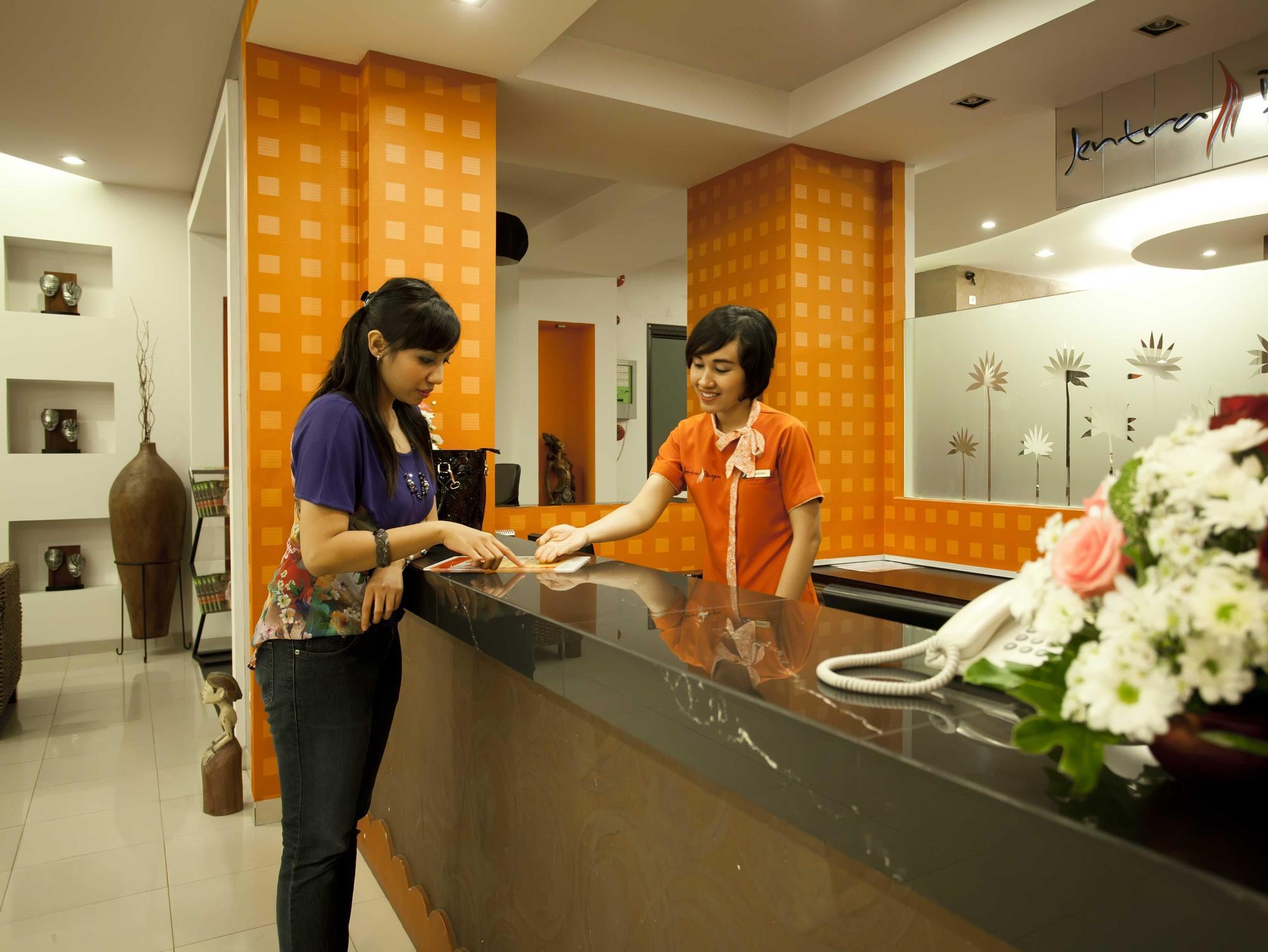 Jentra Dagen Hotel Malioboro Yogyakarta Esterno foto