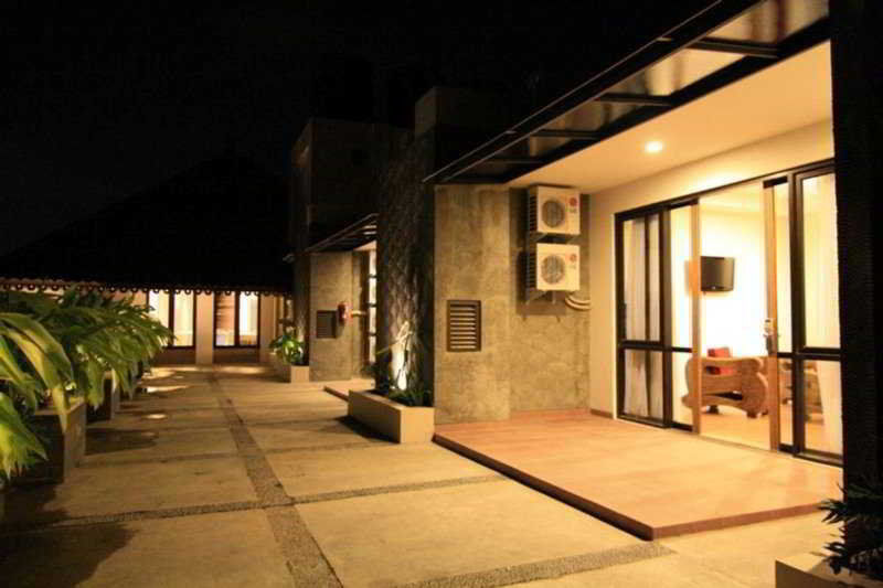 Jentra Dagen Hotel Malioboro Yogyakarta Esterno foto